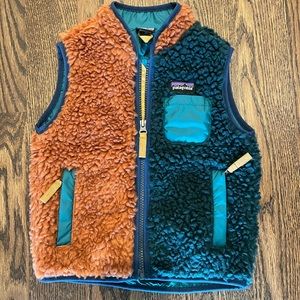 NWOT never washed or worn • Patagonia brown/green Retro-X vest • 2T